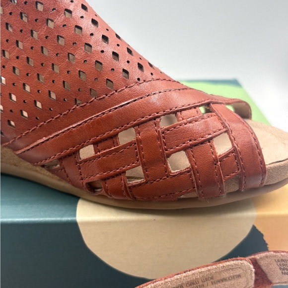 Earth Pisa Galli Terracotta Leather Wedge Sandals Slingback Women's 7W Wide - Picture 4 of 12